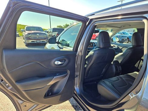 Used 2022 Jeep Cherokee Latitude Lux AWD/4WD image 27