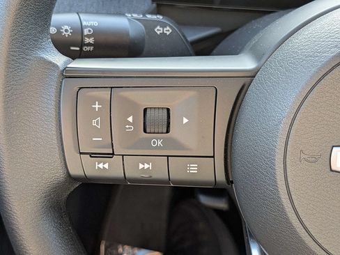 Used 2025 Nissan Kicks SV FWD image 27