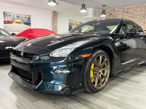 Used 2024 Nissan GT-R w/ T-Spec Takumi Edition image 3