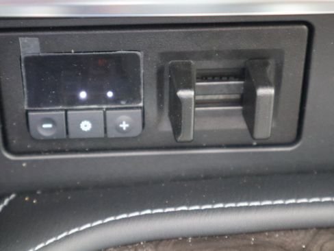 Used 2024 Nissan Armada Platinum w/ Cargo Package image 28