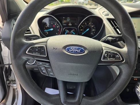 Used 2019 Ford Escape SE FWD image 10