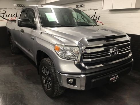 Used 2017 Toyota Tundra SR5 image 2