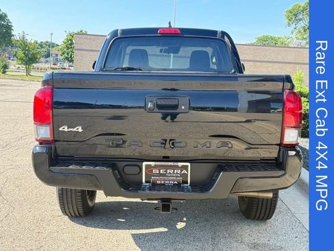 Used 2022 Toyota Tacoma SR AWD/4WD image 3