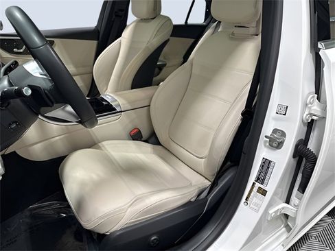 Used 2025 Mercedes-Benz C 300 4MATIC Sedan image 26