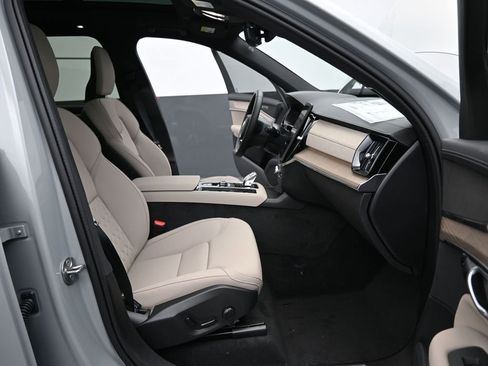 New 2026 Volvo XC90 B5 Core AWD/4WD image 15