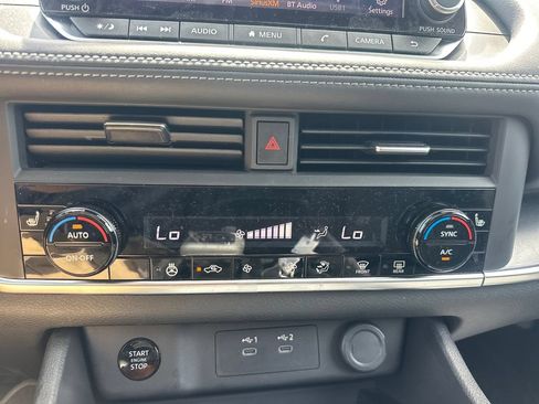 Used 2025 Nissan Rogue SV w/ SV Premium Package FWD image 47