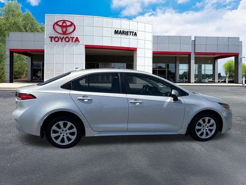 Certified 2025 Toyota Corolla LE image 28