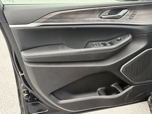 New 2026 Jeep Grand Cherokee Limited image 11