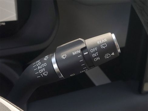 New 2025 Land Rover Defender 110 S image 17