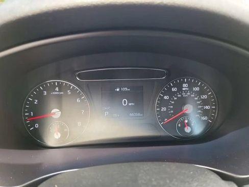 Used 2019 Kia Sorento AWD V6 image 17