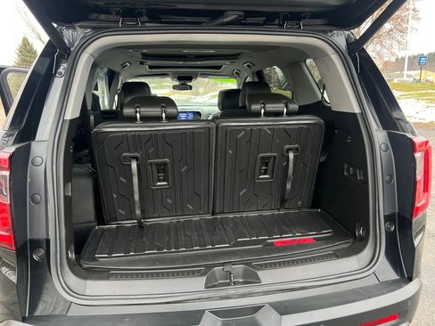Used 2023 GMC Acadia AT4 w/ Technology Package image 26