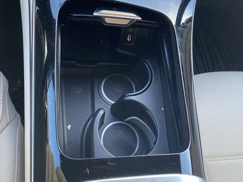 Used 2025 Mercedes-Benz GLC 350e 4MATIC image 22