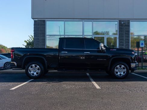 Used 2020 Chevrolet Silverado 2500 LTZ w/ LTZ Premium Package image 3