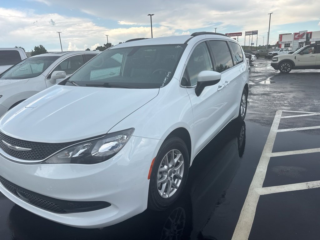 Used 2021 Chrysler Voyager Lxi FWD image 1