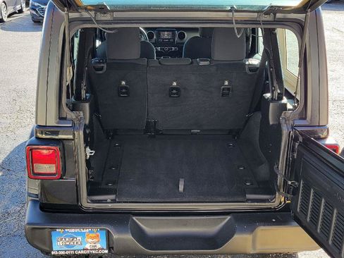Used 2018 Jeep Wrangler Unlimited Sport AWD/4WD image 27