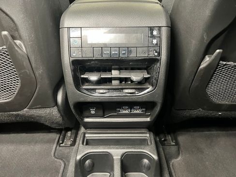 Used 2024 Jeep Grand Cherokee L Limited w/ Luxury Tech Group II image 25