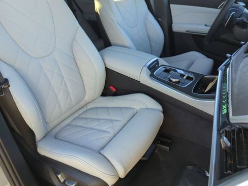Used 2026 BMW X5 sDrive40i w/ Premium Package RWD image 11