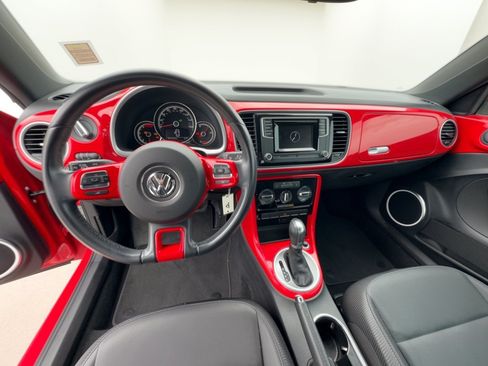 Used 2019 Volkswagen Beetle 2.0T S FWD image 25