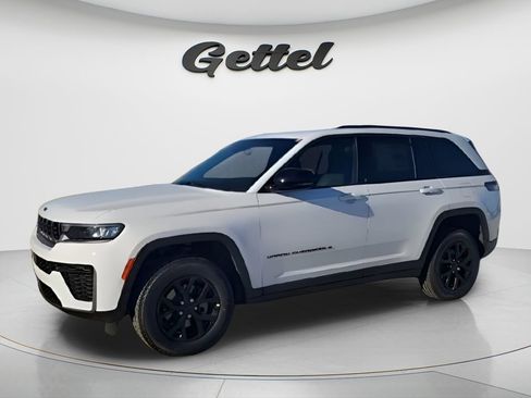 New 2026 Jeep Grand Cherokee Altitude image 4