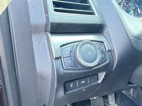 Used 2018 Ford Explorer XLT w/ Equipment Group 202A AWD/4WD image 13