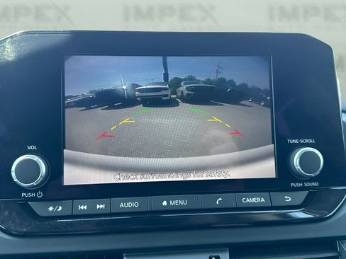 Used 2025 Nissan Pathfinder S FWD image 17