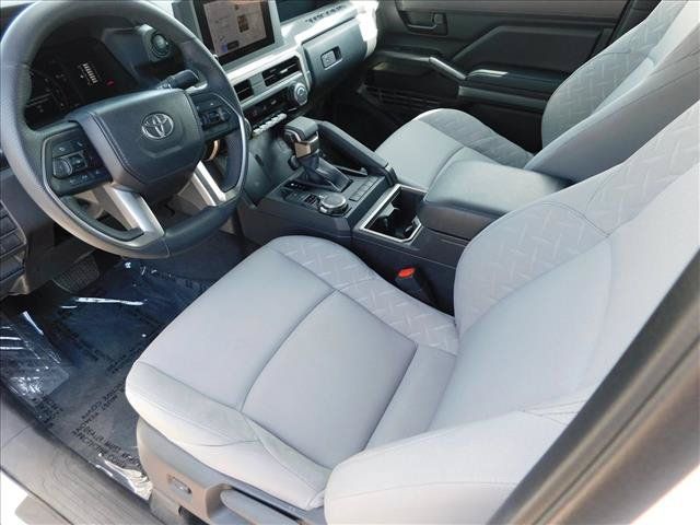 Used 2026 Toyota Tacoma SR5 w/ SR5 Upgrade Package AWD/4WD image 15