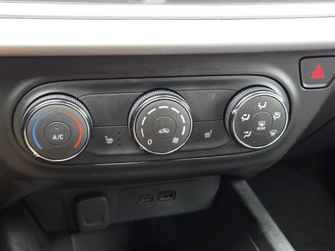 Used 2024 Chevrolet Trax RS w/ Driver Confidence Package image 21