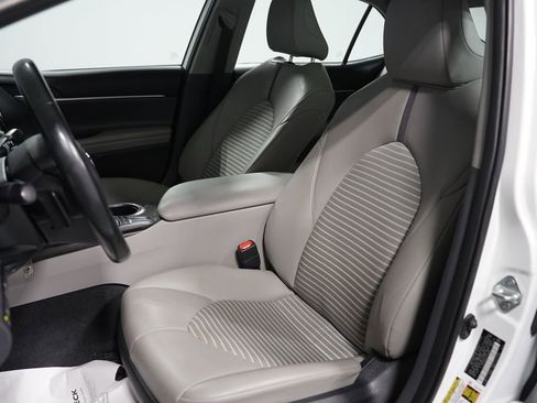 Used 2023 Toyota Camry SE FWD image 25