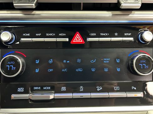 Used 2024 Hyundai Santa Fe Calligraphy image 18