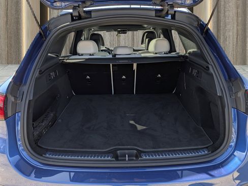 Used 2023 Mercedes-Benz GLC 300 w/ AMG Line image 27