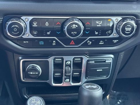 Used 2024 Jeep Wrangler Unlimited Sahara w/ Dual Top Group AWD/4WD image 25