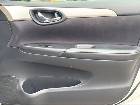 Used 2019 Nissan Sentra S FWD image 6