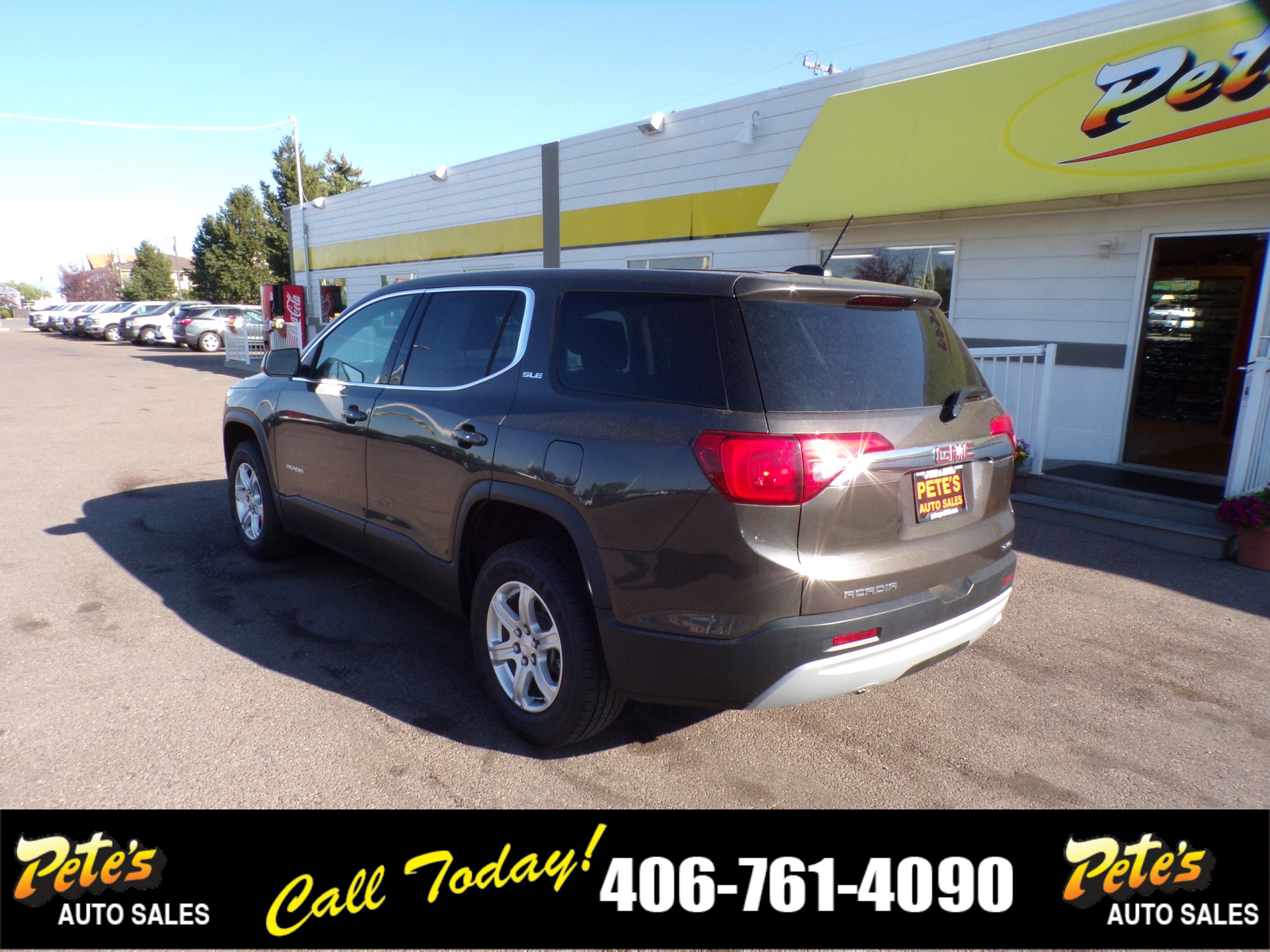 Used 2019 GMC Acadia SLE AWD/4WD image 2