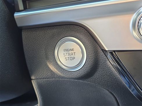 New 2025 Kia Telluride S image 32