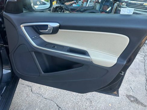 Used 2012 Volvo S60 T5 FWD image 17