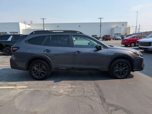 Used 2025 Subaru Outback Onyx Edition AWD/4WD image 2