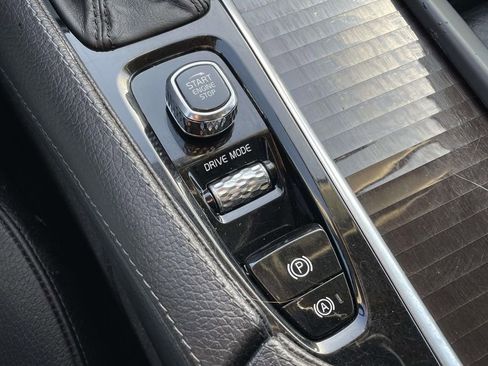 Used 2019 Volvo XC90 T6 Momentum w/ Advanced Package image 22