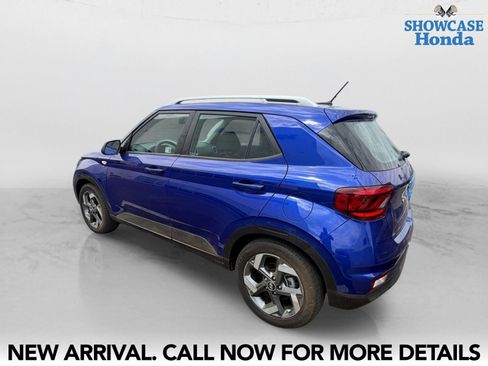 Used 2024 Hyundai Venue SEL FWD image 4