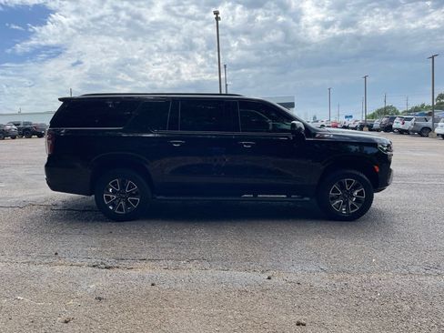 Used 2024 Chevrolet Suburban Z71 w/ Luxury Package AWD/4WD image 7