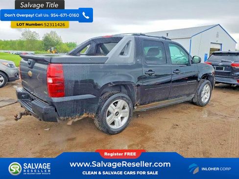 Used 2011 Chevrolet Avalanche LT AWD/4WD image 4