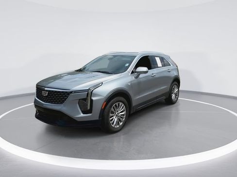 Used 2025 Cadillac XT4 Premium Luxury FWD image 5
