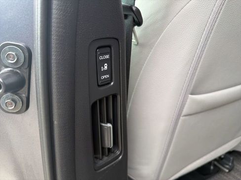 Used 2024 Honda Odyssey Elite image 13