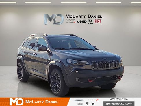 Used 2020 Jeep Cherokee Trailhawk w/ Cold Weather Group image 1