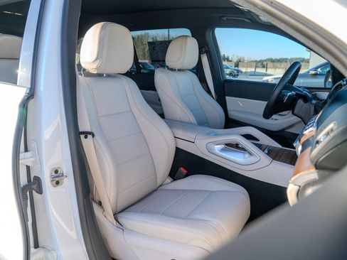 Used 2025 Mercedes-Benz GLS 450 4MATIC image 22