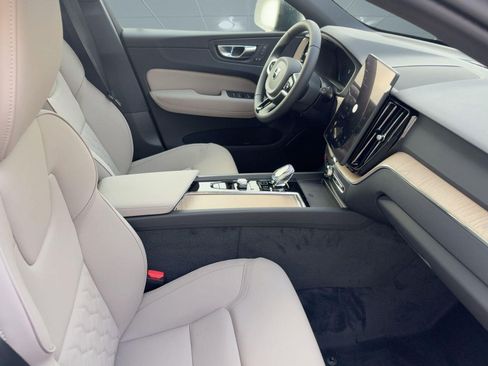 Certified 2026 Volvo XC60 B5 Core w/ Climate Package AWD/4WD image 30