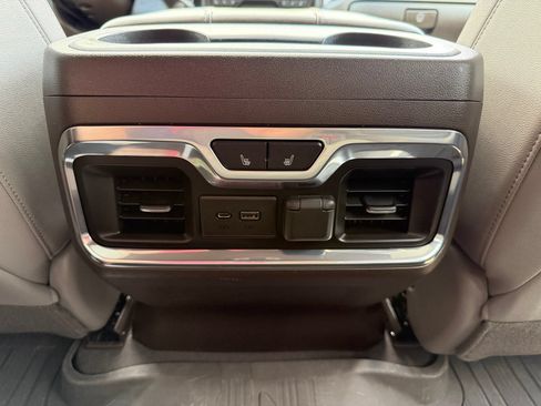 Used 2021 GMC Sierra 1500 SLT w/ SLT Premium Plus Package AWD/4WD image 28