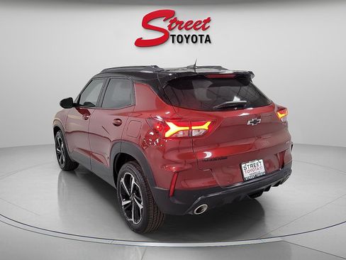 Used 2022 Chevrolet TrailBlazer RS w/ Convenience Package FWD image 2