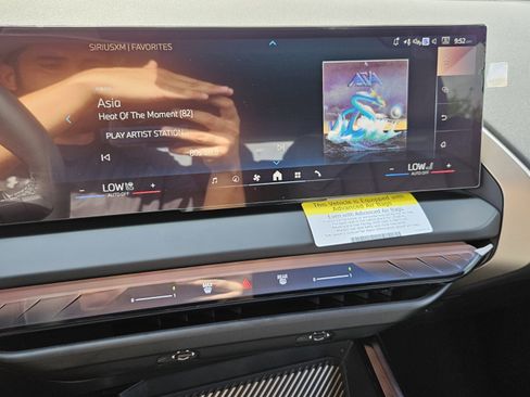 New 2025 BMW X3 xDrive30i w/ Premium Package image 31