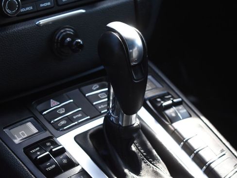 Used 2018 Porsche Macan Sport Edition image 30