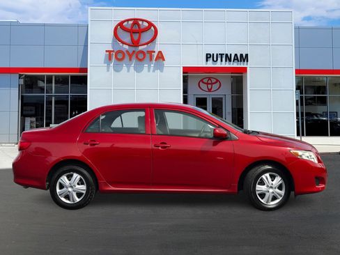 Used 2010 Toyota Corolla image 3